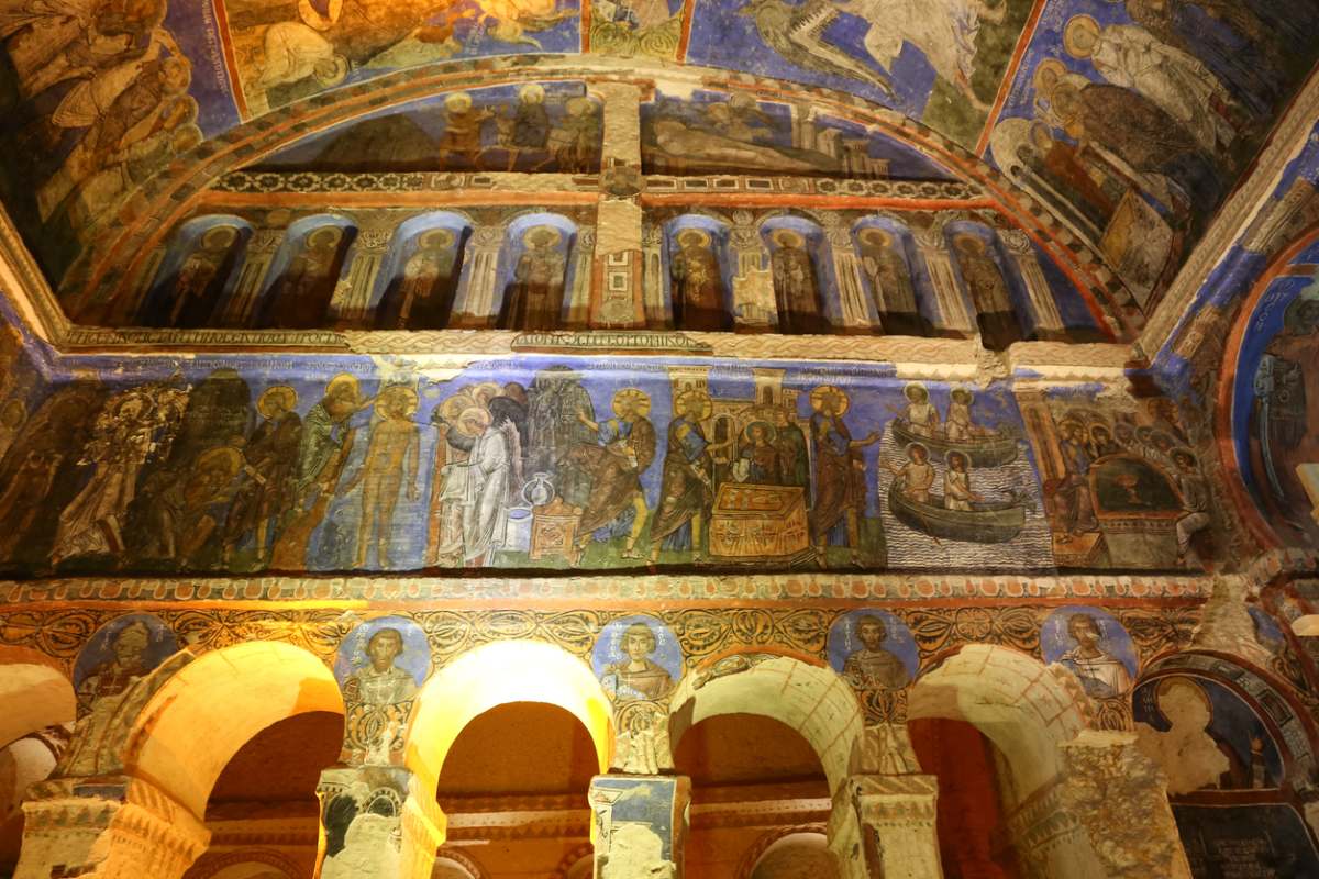 Iglesia tokali en Capadocia